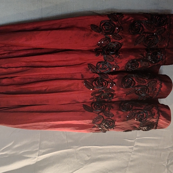 S.L. Fashion Dress - Picture 5 of 7